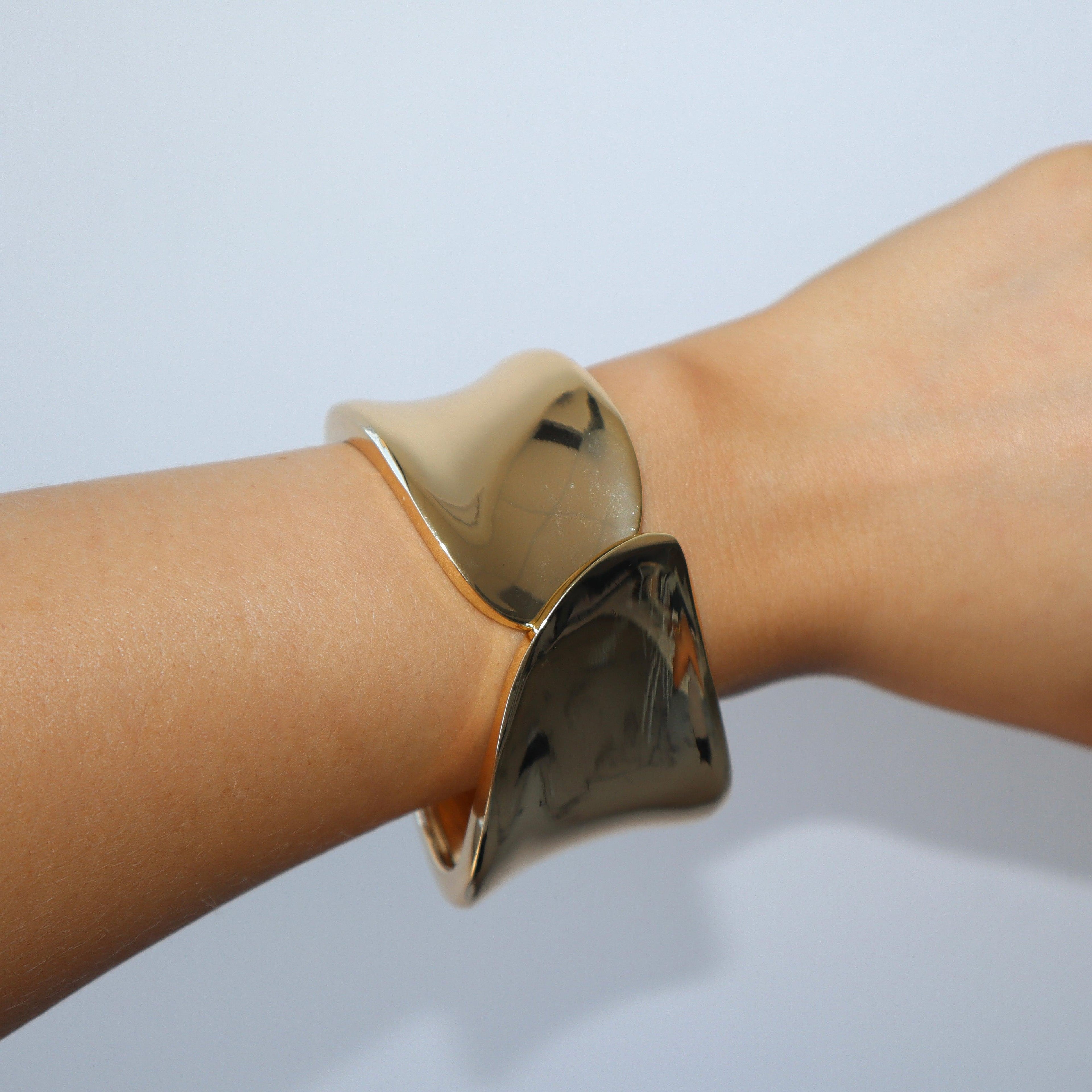 Evry Jewels Bold Move Bangle