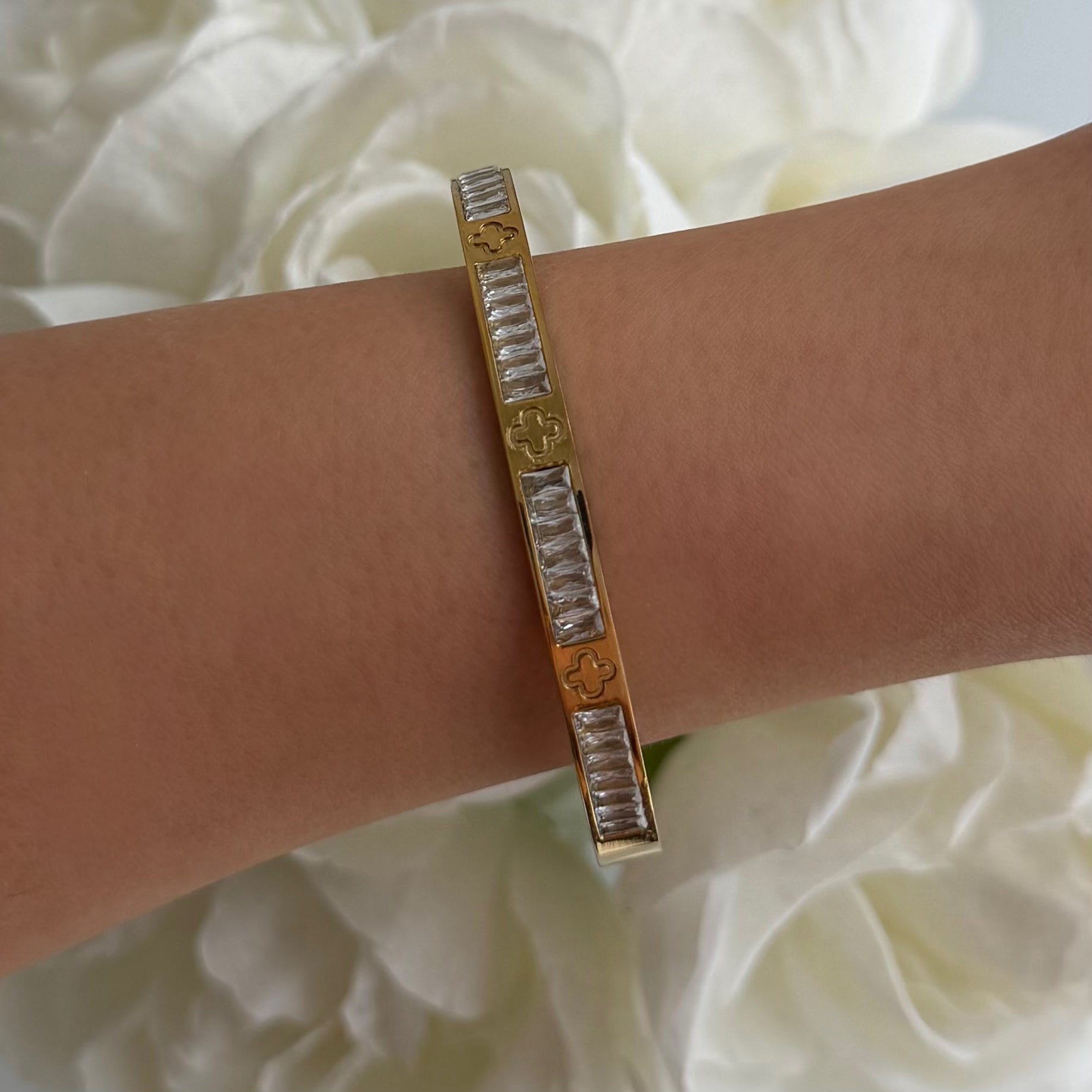 Evry Jewels Elsa Bangle