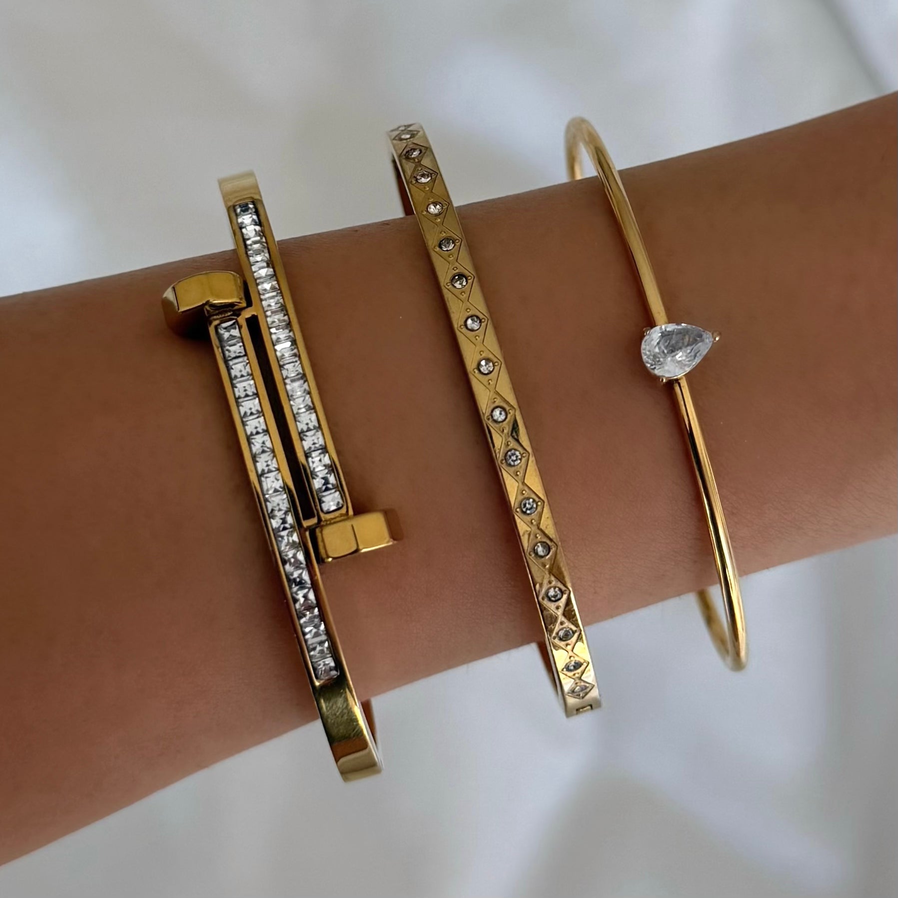 Evry Jewels Starry Night Bangle