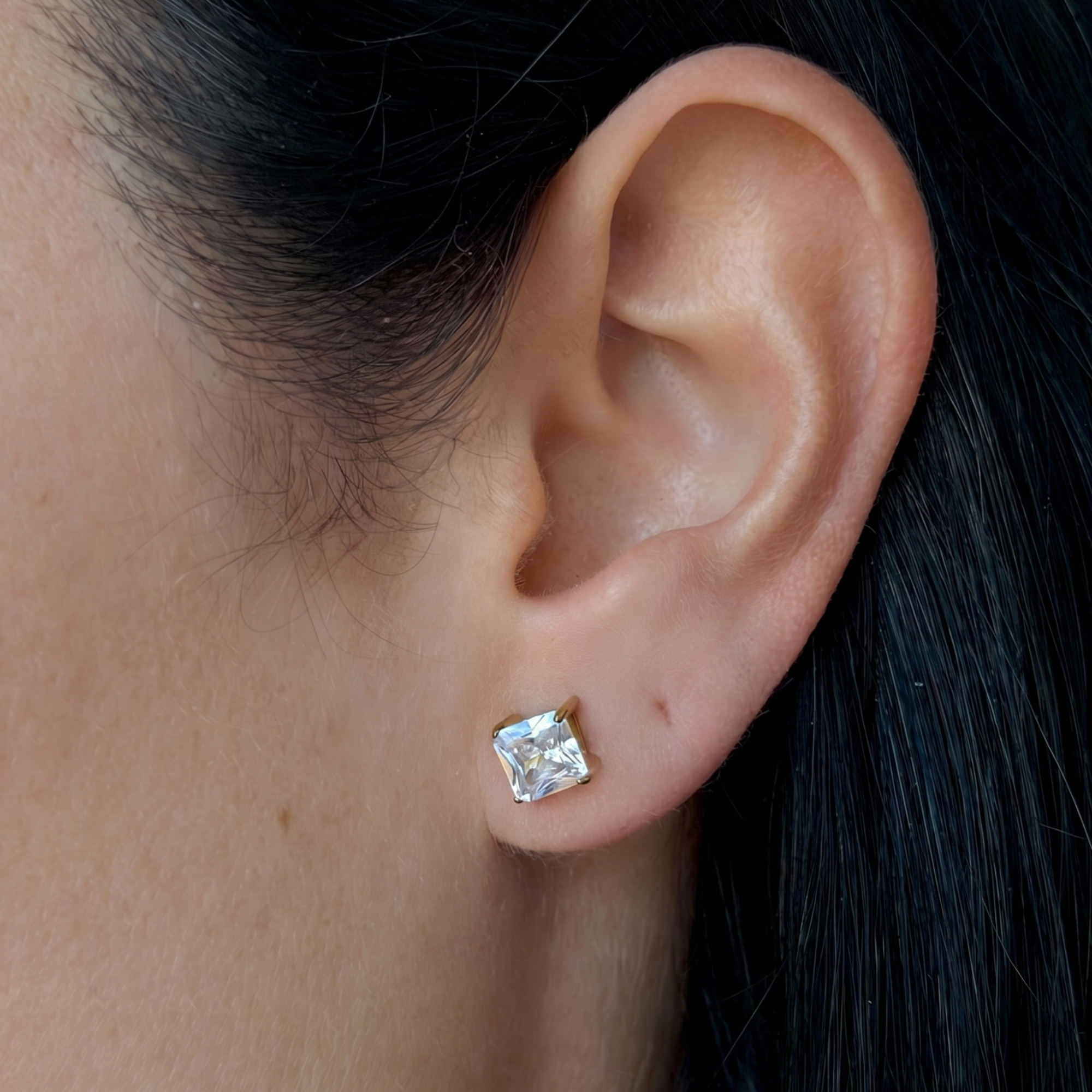 Evry Jewels Madonna Square Stud Earrings