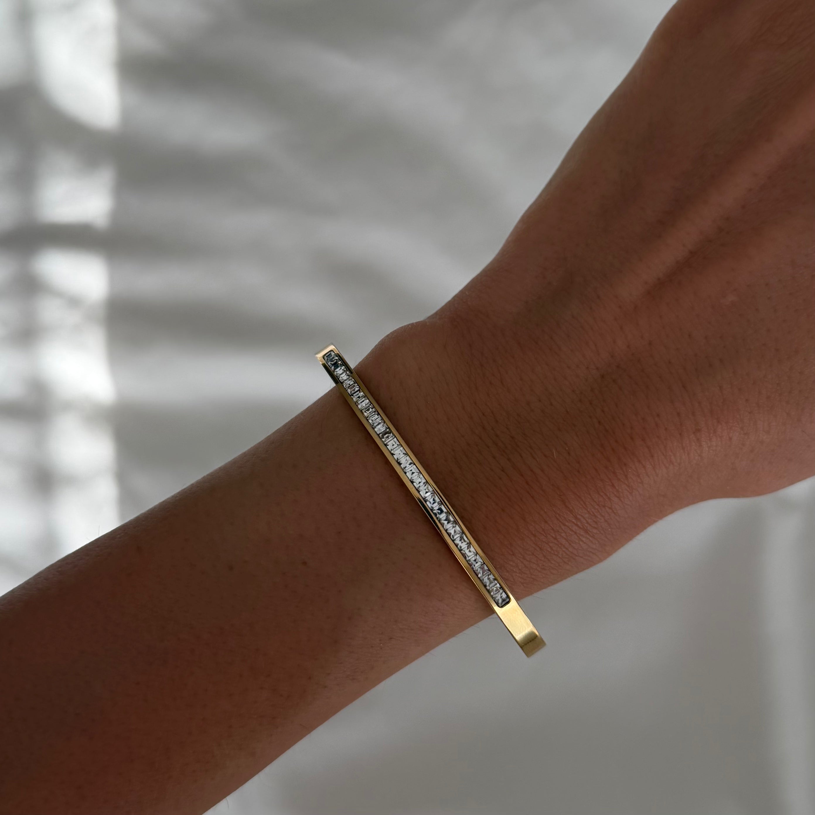Evry Jewels It-Girl Status Tennis Bangle