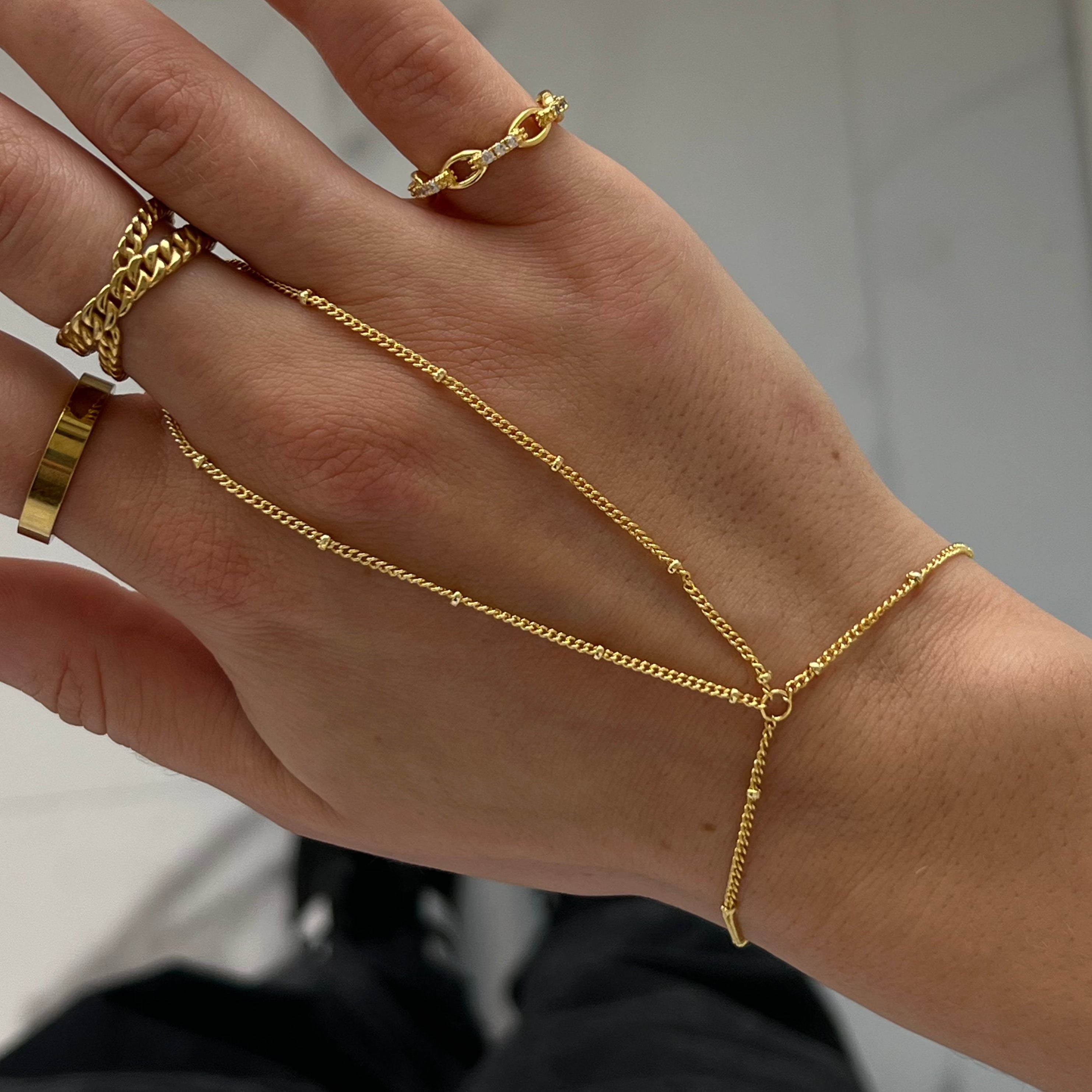 Evry Jewels Isla Hand Chain