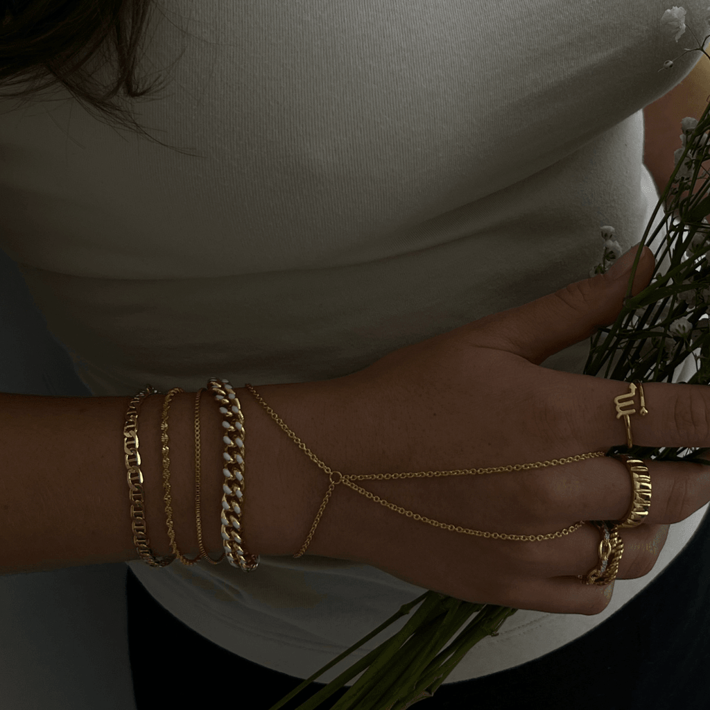 Evry Jewels Lucia Hand Chain