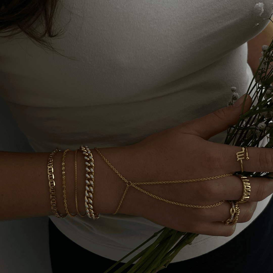 Evry Jewels Lucia Hand Chain
