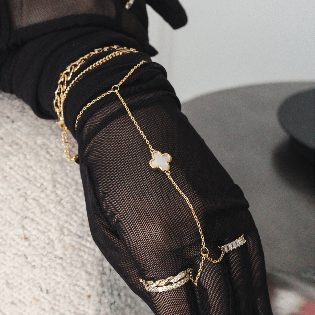 Evry Jewels Lucky Hand Chain