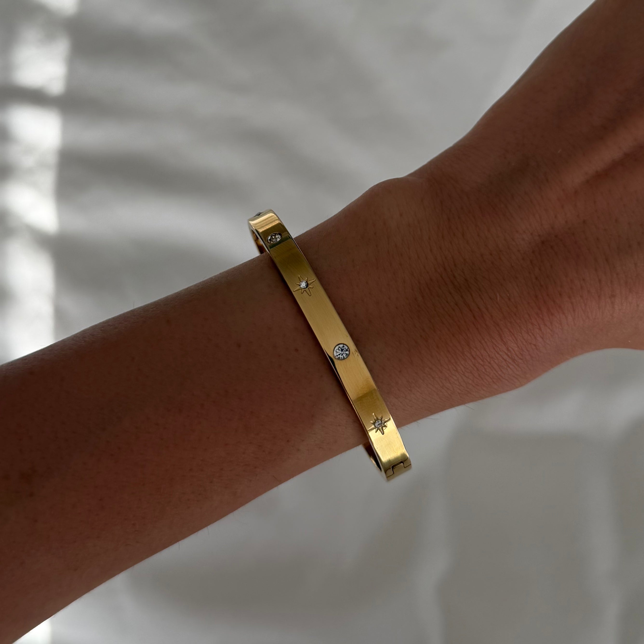 Evry Jewels Twinkle Bangle