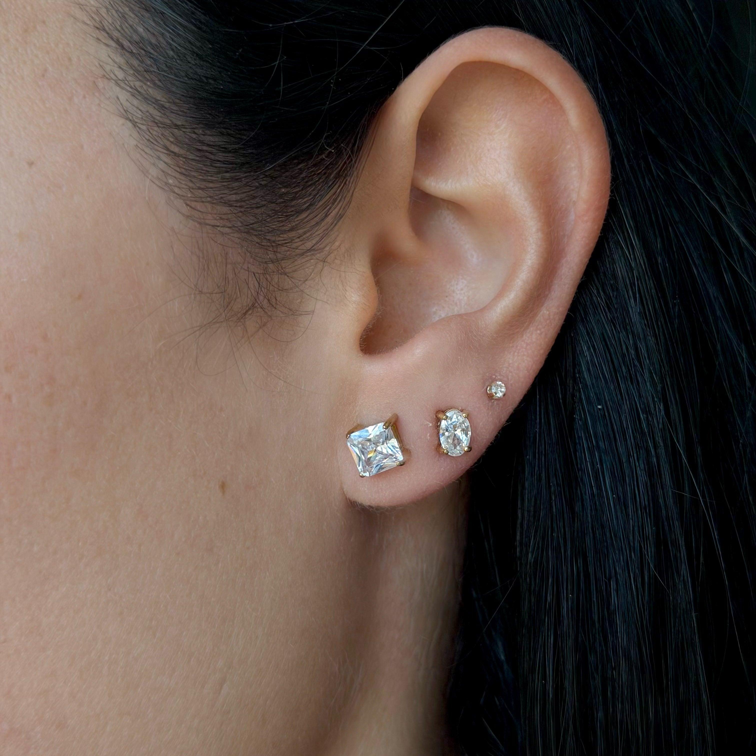 Evry Jewels Madonna Square Stud Earrings